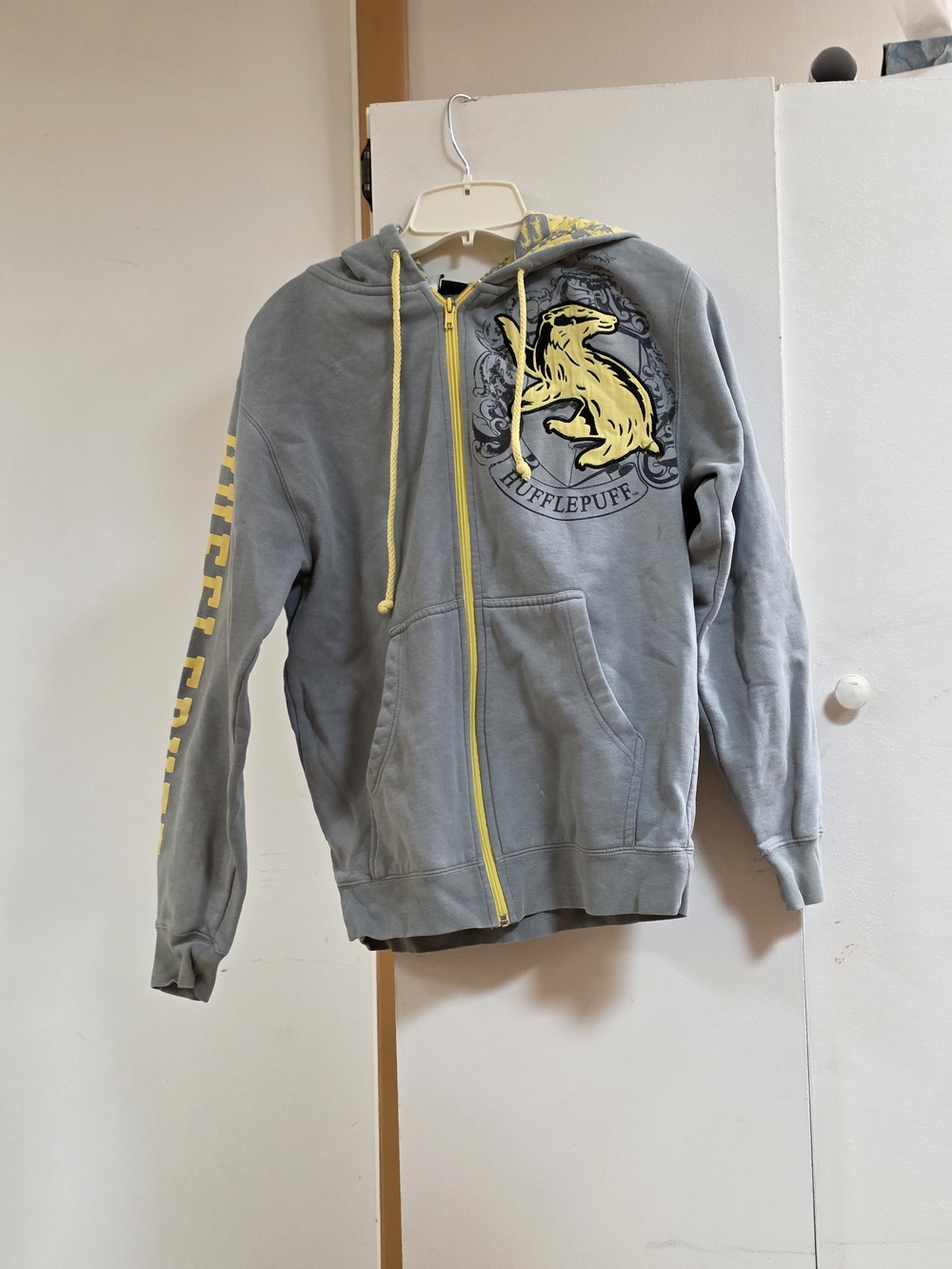 Universal Studios Wizarding World of Harry Potter Hufflepuff Full-Zip Hoodie